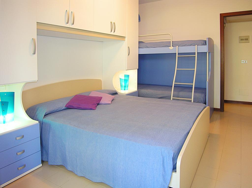 Apartment Gemini Con Piscina Bibione Phòng bức ảnh